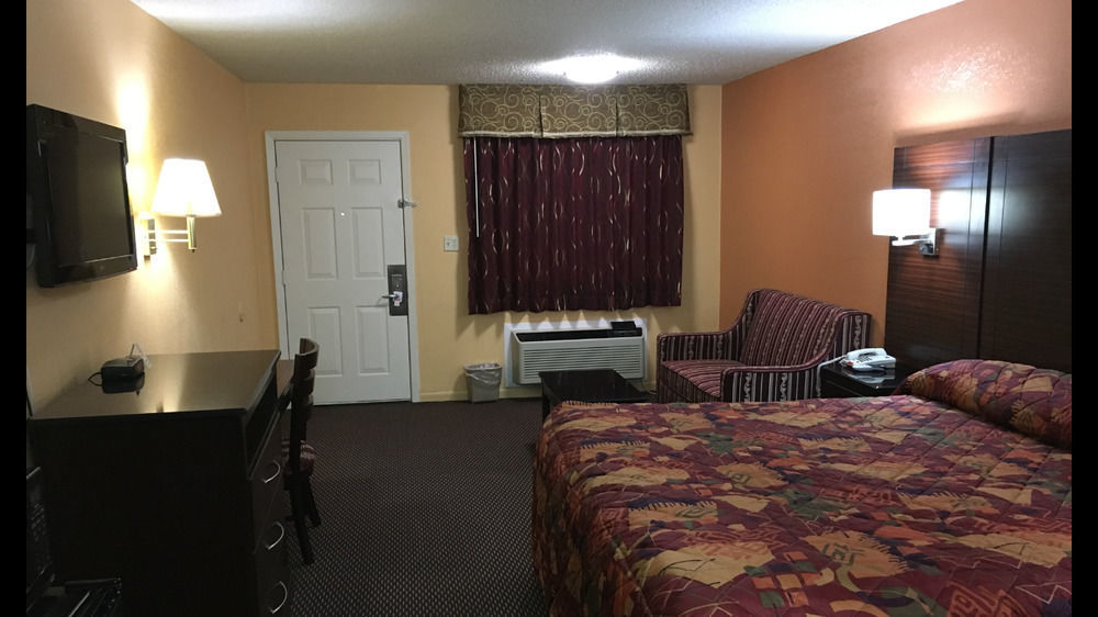 Redwood Inn - White Hall المظهر الخارجي الصورة